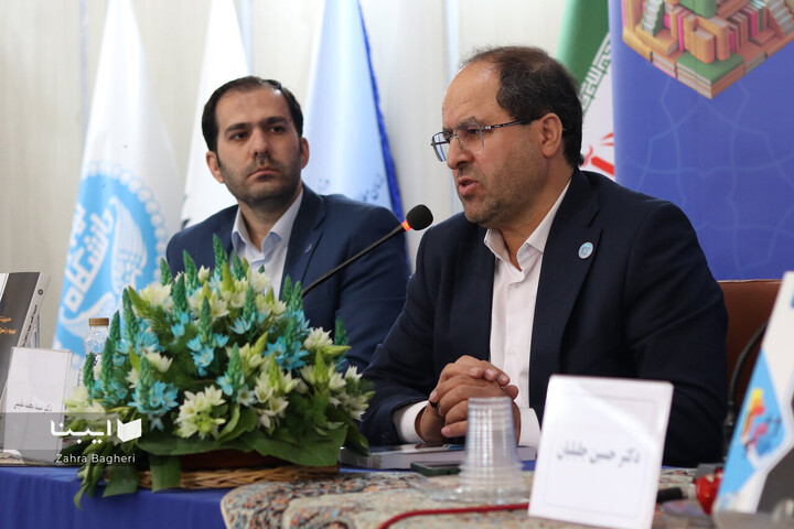 رئیس دانشگاه تهران: مسائل سازمانی کشور ما با ترجمه‌های غیر مربوط فهم نمی‌شود