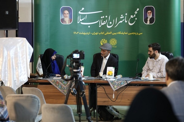 حضور عکاسان و فیلمبرداران در نمایشگاه کتاب تهران