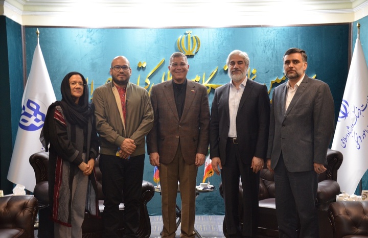 دعوت از ایران برای حضور در نمایشگاه کتاب ونزوئلا