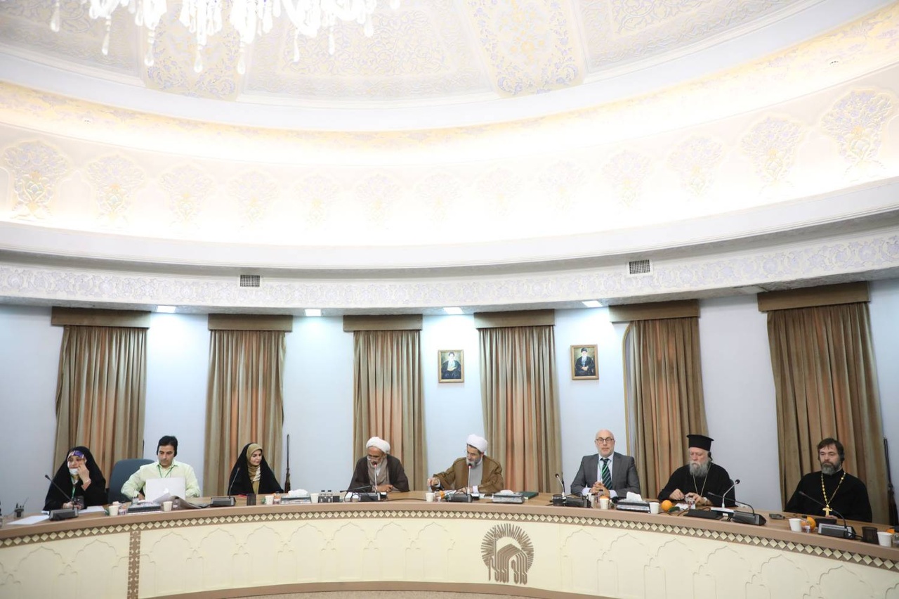 کتاب مقالات پنجمین کنگره جهانی حضرت رضا(ع) رونمایی شد