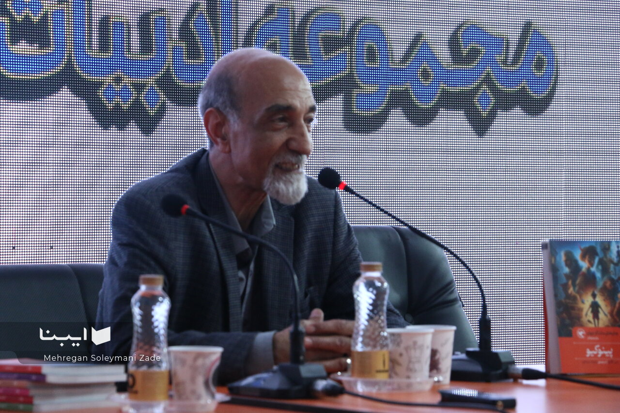 رونمایی از مجموعه ادبیات کلاسیک نشر مهاجر در نمایشگاه کتاب