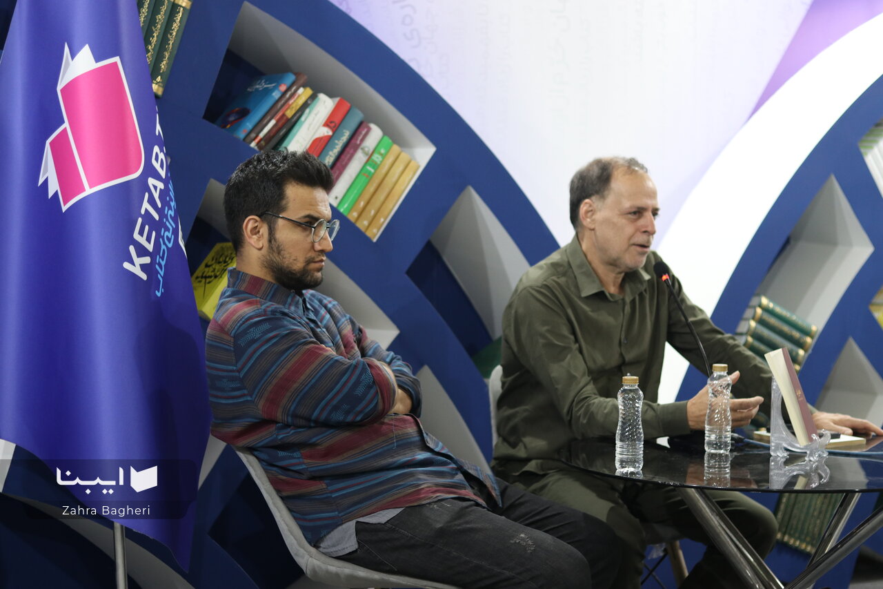 شعر محاوره همان شعر معیار تحول یافته است