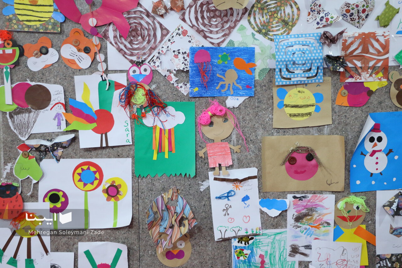 در غرفههای «زیر گنبد کبود» و «یار مهربان» با کودکان قصه و کتاب ساختیم