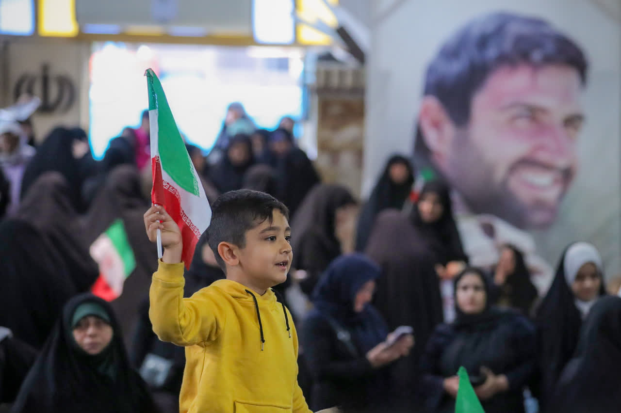 بازخوانی آخرین سفر رئیسجمهور به مازندران/ خادم جمهور و دغدغه کارگران