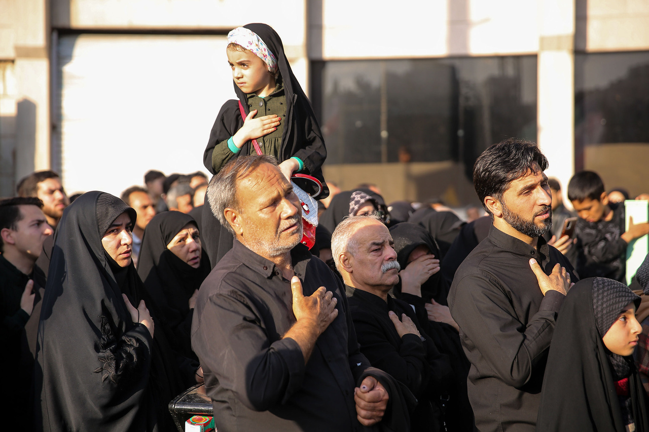 اجتماع مردم مشهد در پی شهادت رئیس جمهور + تصاویر