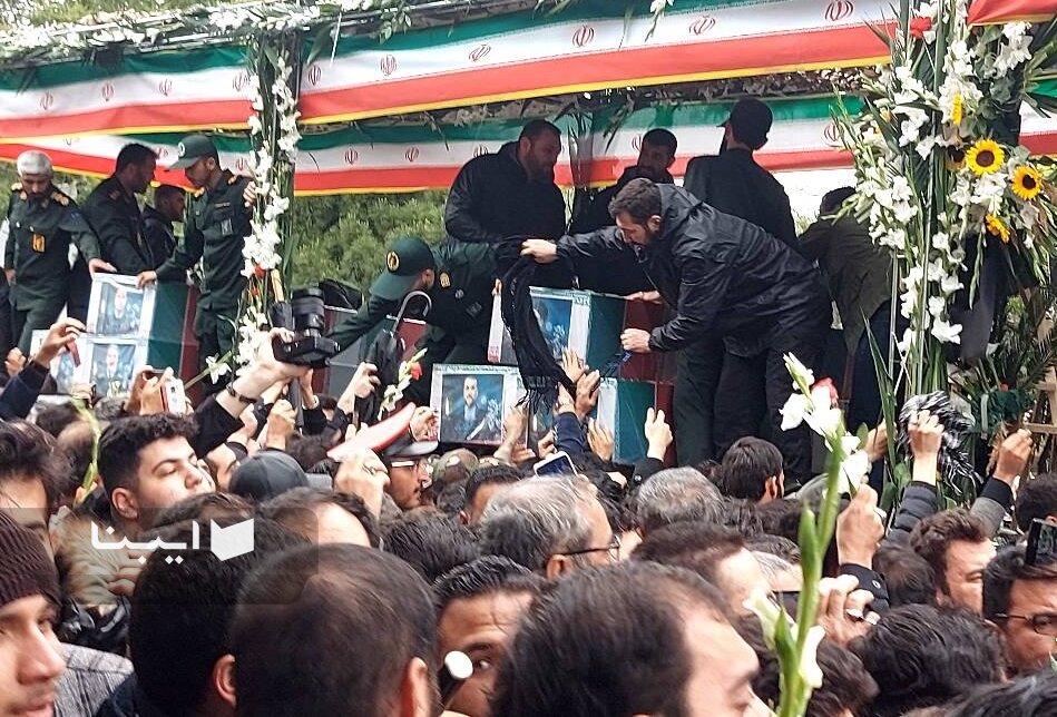 تشییع تاریخی در تبریز/ وداع باشکوه با خادمان ملت + فیلم و عکس