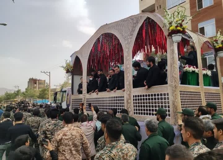 تشییع تاریخی پیکر رئیس جمهور شهید و همراهانش در بیرجند/ شکوه قدردانی مردم از خادم خستگی ناپذیر