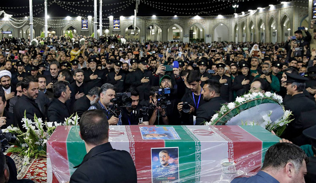 وداع با پیکر شهید امیرعبداللهیان در حرم مطهر رضوی + تصاویر