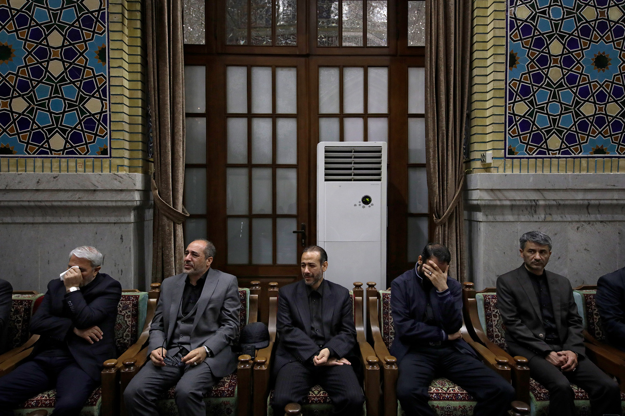 تشرف خانواده شهیدان امیرعبداللهیان و رحمتی به حرم مطهر رضوی + تصاویر