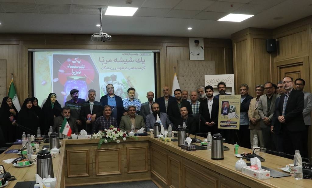 نگاه به حوزه دفاعمقدس باید با چشم سِر باشد نه چشم سر