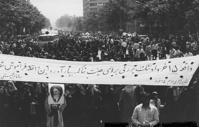 قیام ۱۵ خرداد چگونه شکل گرفت؟/ ابتکار عمل امام خمینی(ره) در مبارزه سیاسی علیه رژیم پهلوی