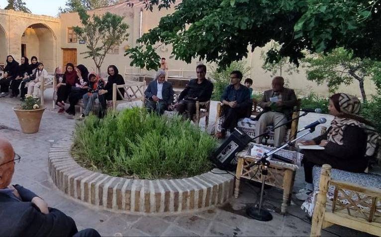 نشست ادبی «از هفت شهر عشق تا هزار وادی اندیشه» در تربت حیدریه/ رونمایی از کتاب اجازه برپا در زبرخان