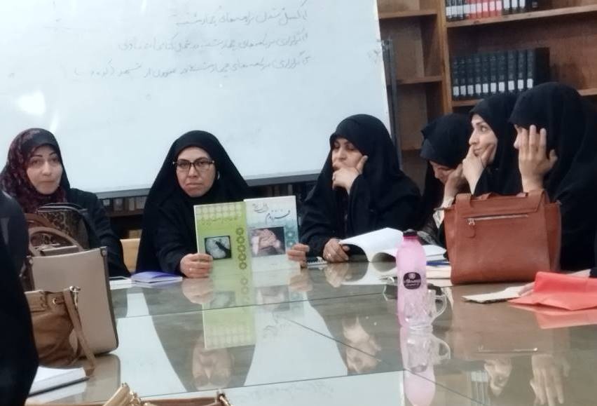 نشست ادبی «از هفت شهر عشق تا هزار وادی اندیشه» در تربت حیدریه/ رونمایی از کتاب اجازه برپا در زبرخان