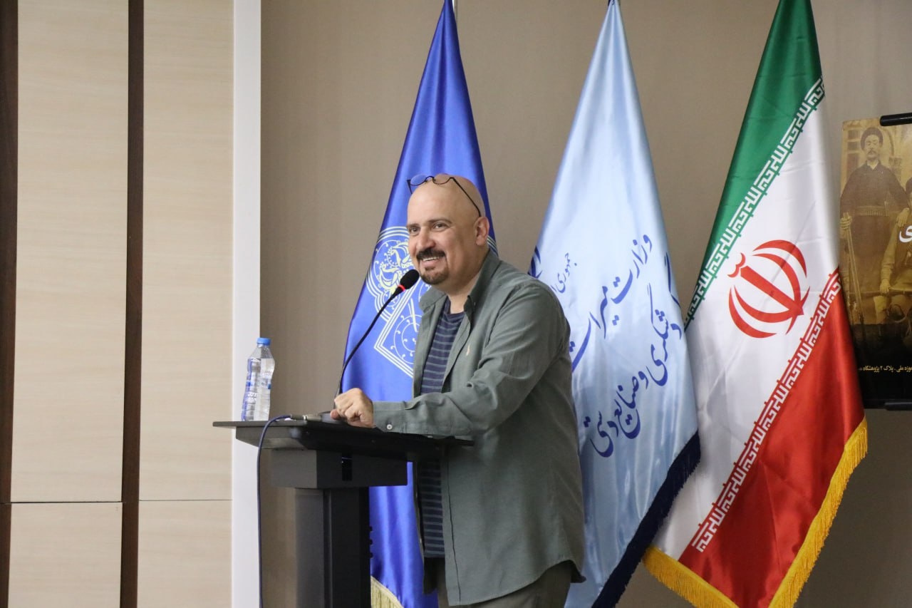 سه دهه پایانی سلطنت قاجار کارتپستال تصویری با موضوع ایران منتشر میشد/ مجموعهداران پاسداران میراث