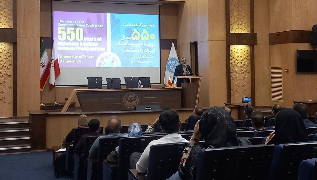 تاریخ روابط سیاسی و دیپلماتیک ایران و لهستان به اوایل دوران صفویه برمیگردد