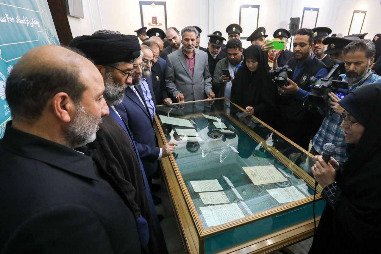 رونمایی از اسناد ۴۰۰ ساله «عودسوزی» در حرم مطهر رضوی + تصاویر