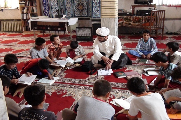 برگزاری دوره‌های آموزشی فرهنگی هنری برای اعضای کانون‌های مساجد طارم