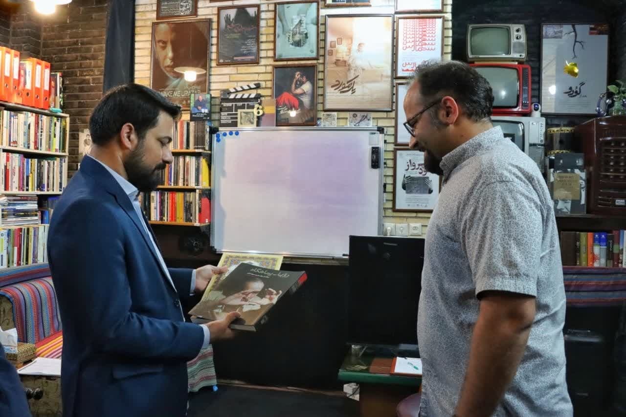 از رونمایی کتاب «مادر پروازی» تا برگزاری نخستین کارگاه مطالعات تاریخی در گورستان جوی هُرهُر یزد