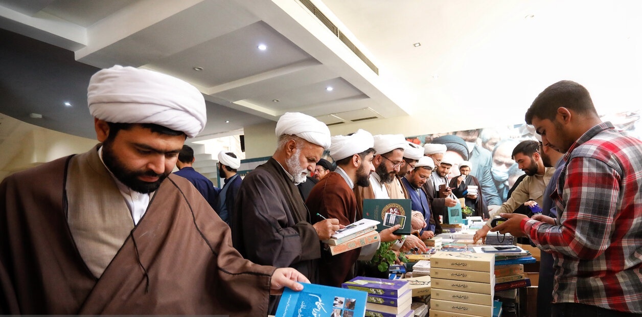 برگزاری دومین اجلاسیه بزرگ مبلغان استان همدان/ برپایی نمایشگاه با ۱۱۹ عنوان کتاب