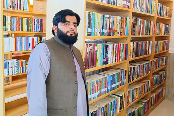 کتاب، هویت تازه «وشنام دری»