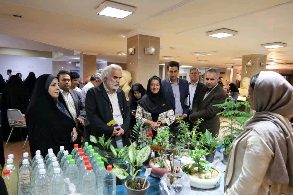 کتابخانههای عمومی مرکز هویتسازی فرهنگی و اجتماعی هستند