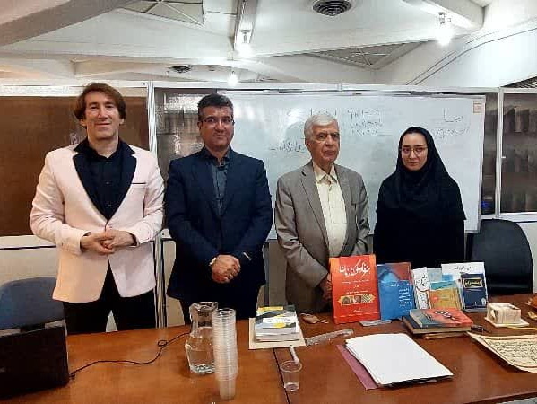 دوره «آشنایی با فرایند ترجمه و چاپ اثر» در شیراز برگزار شد