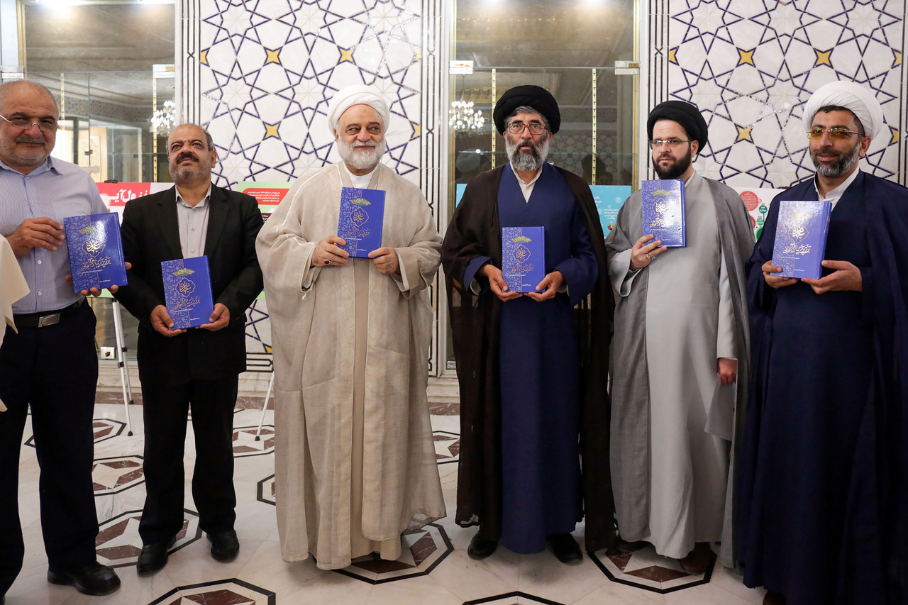 رونمایی از ۲ قرآن دستنویس و کتاب حبیب الله فرحزاد