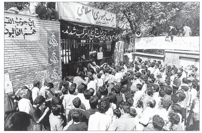 برگی از جنایات ظالمان در برابر مردم ایران / از منافقین تا صدام