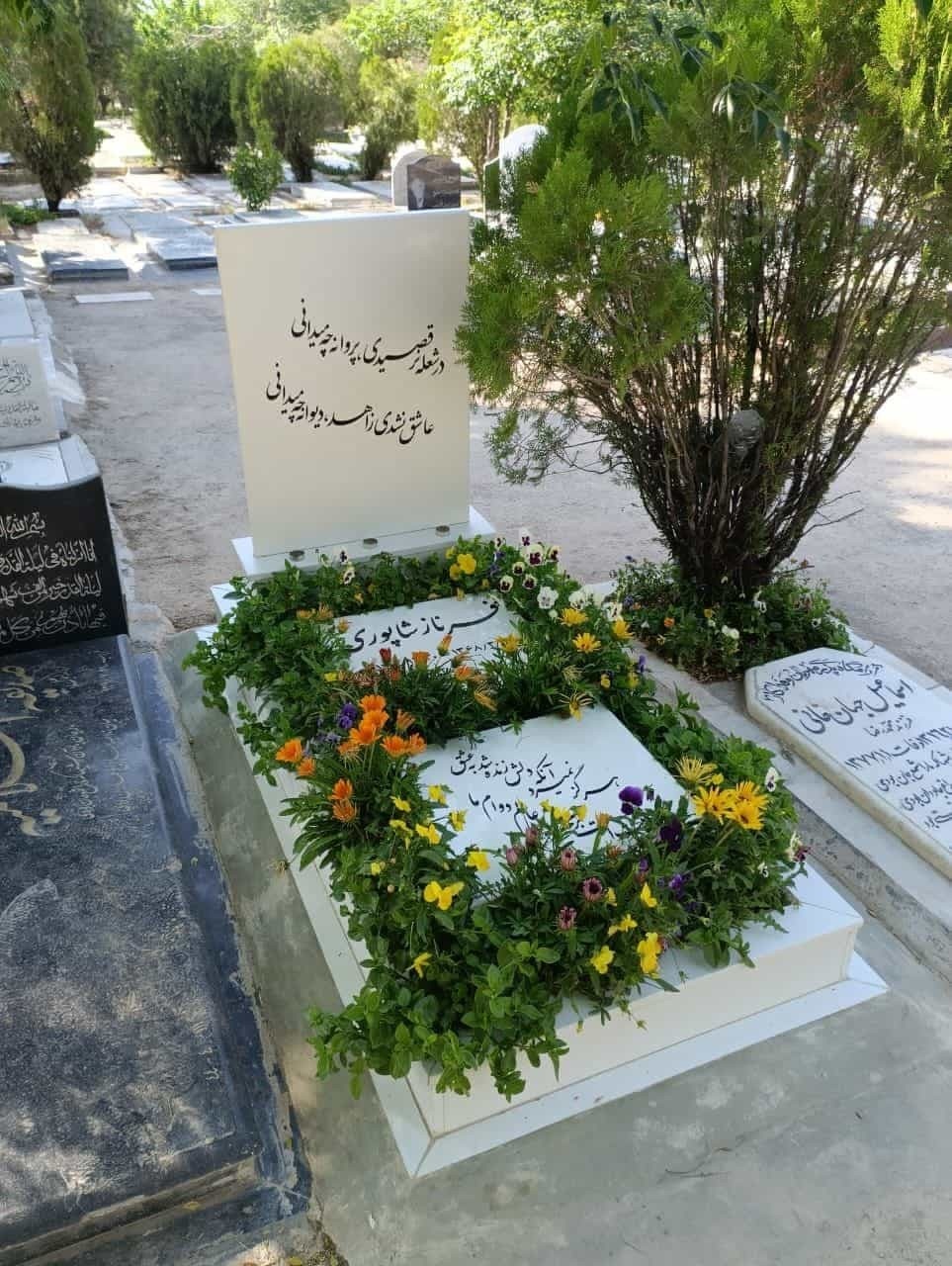 خرید سنگ قبر سفید یا مشکی؟