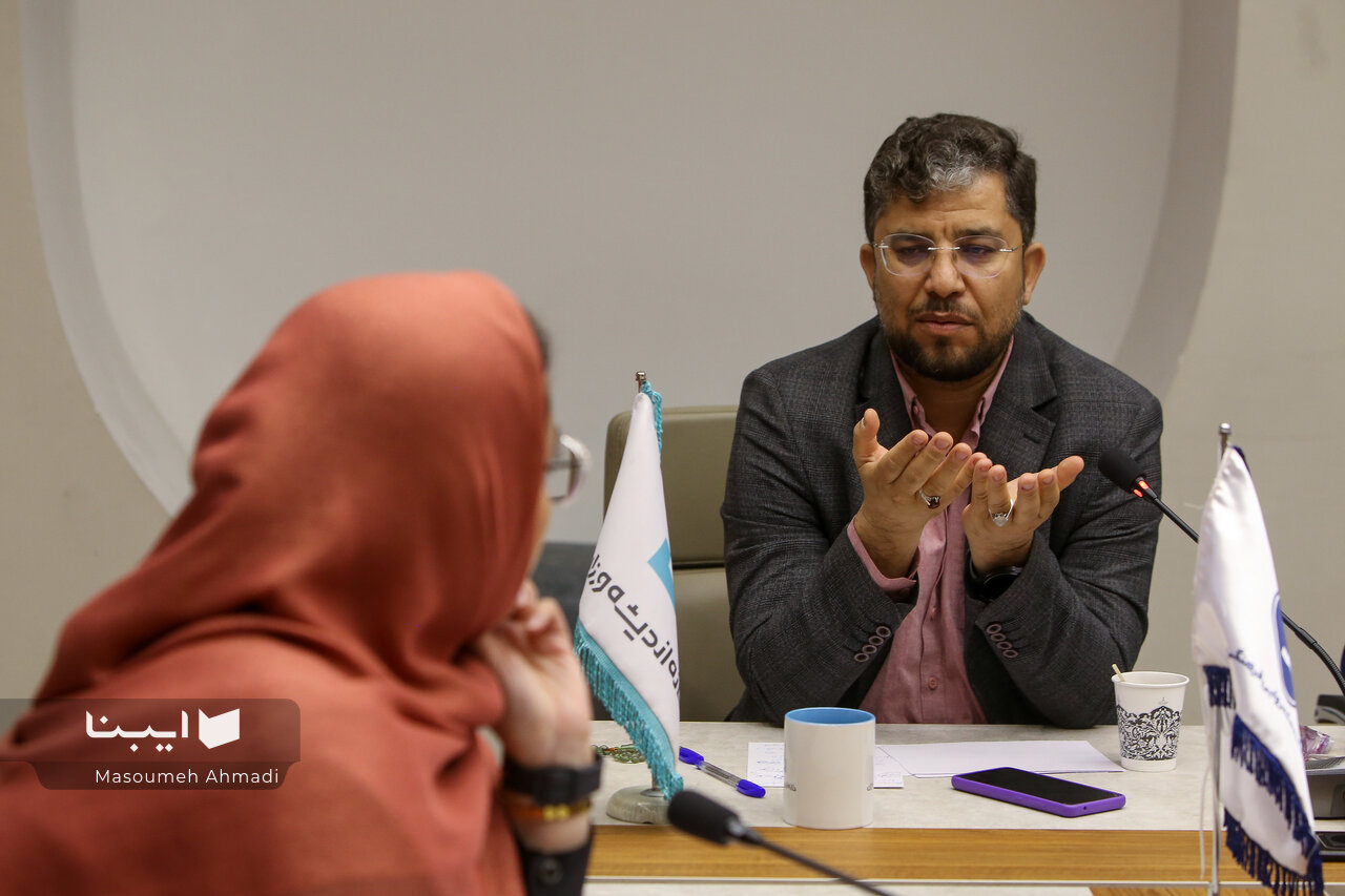 سیاست فرهنگی لیبرال به اسم انتخاب، چیزی را تحمیل میکند