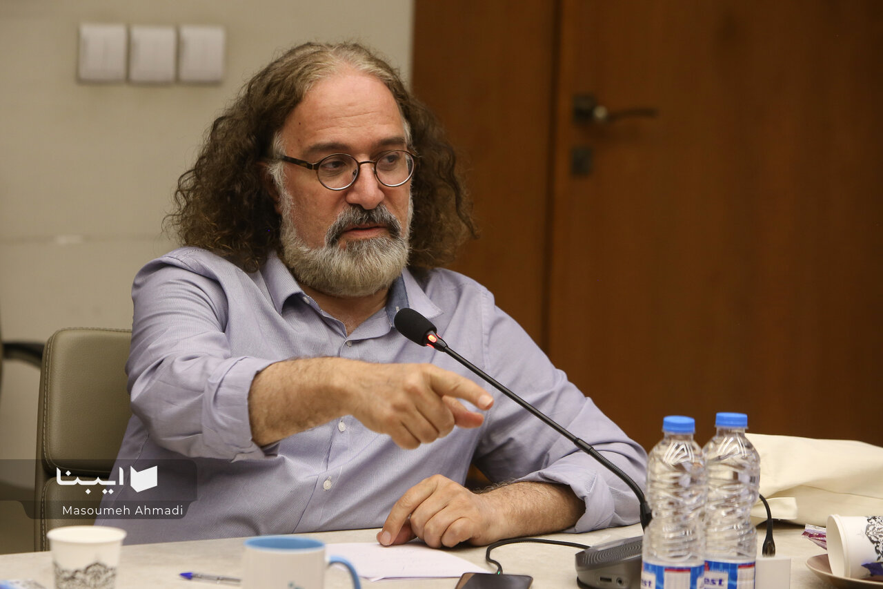 سیاست فرهنگی لیبرال به اسم انتخاب، چیزی را تحمیل میکند