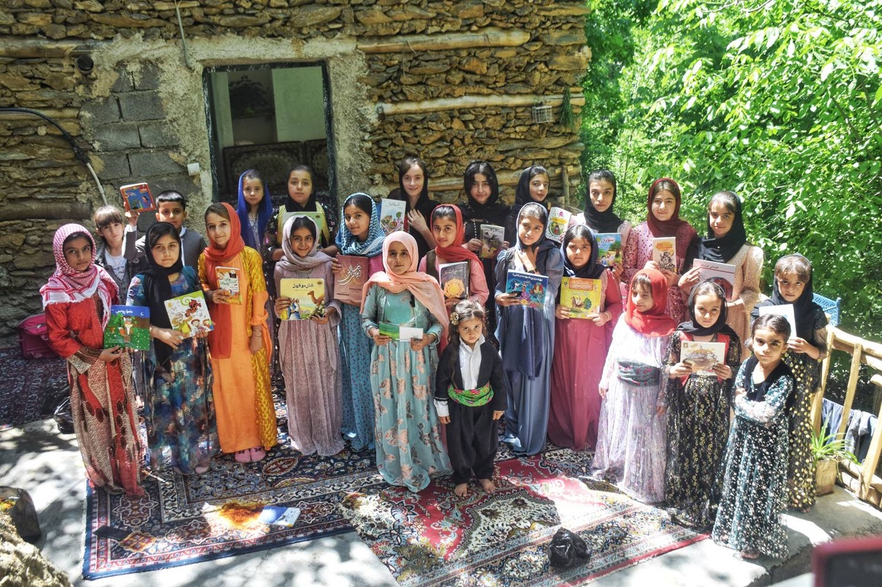 آغاز پویش کتابخوانی هوارنشینان در روستای بیساران سروآباد