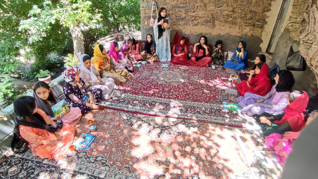 آغاز پویش کتابخوانی هوارنشینان در روستای بیساران سروآباد