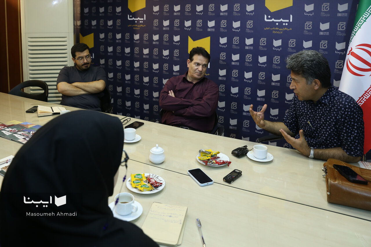 ساختار اقتباس مجموعه «یک پاورقی» پستمدرن است/ قصهها در این مجموعه خوب پیش میرود ولی یکهو رها میشود!