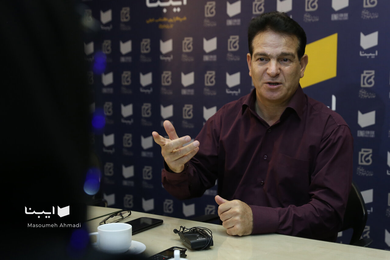 رستم در شاهنامه تیپ است و در مجموعه «یک پاورقی» شخصیت/ نگارش این مجموعه را ادامه نمیدهیم