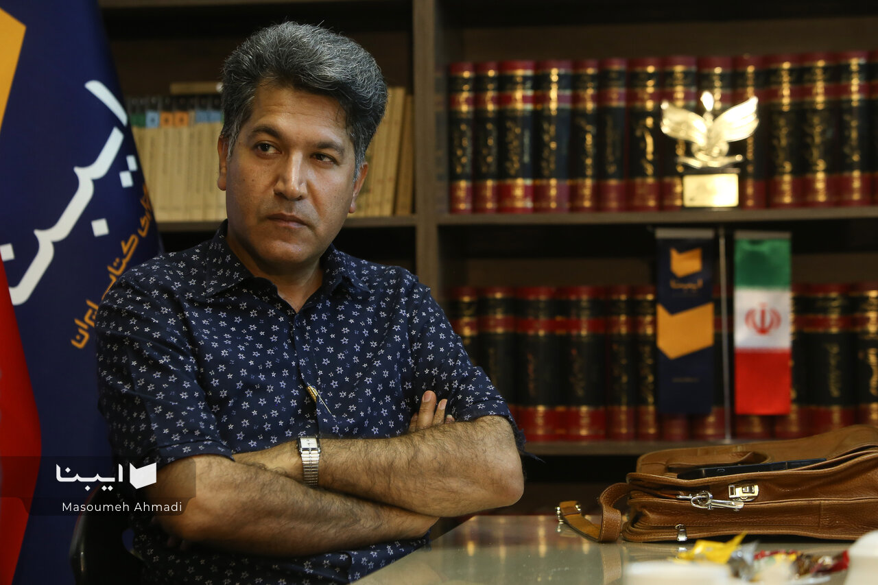 رستم در شاهنامه تیپ است و در مجموعه «یک پاورقی» شخصیت/ نگارش این مجموعه را ادامه نمیدهیم