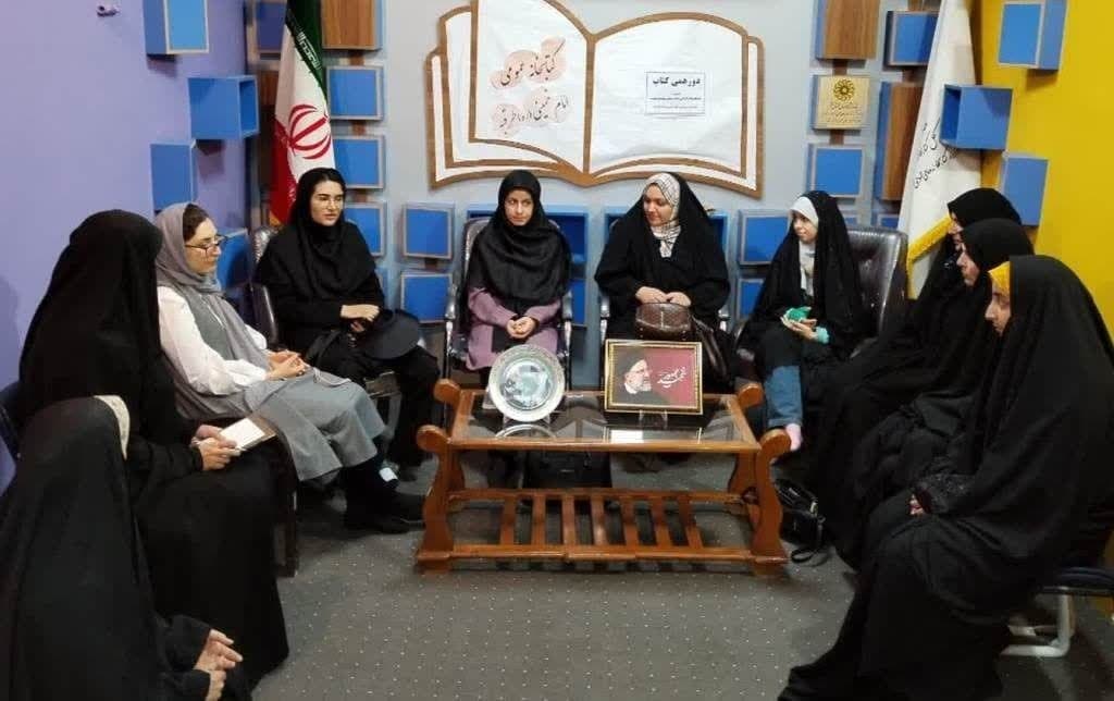 اهدای کتاب در تربتحیدریه و جوین/ کارگاه «نویسندگی خلاق» در جغتای