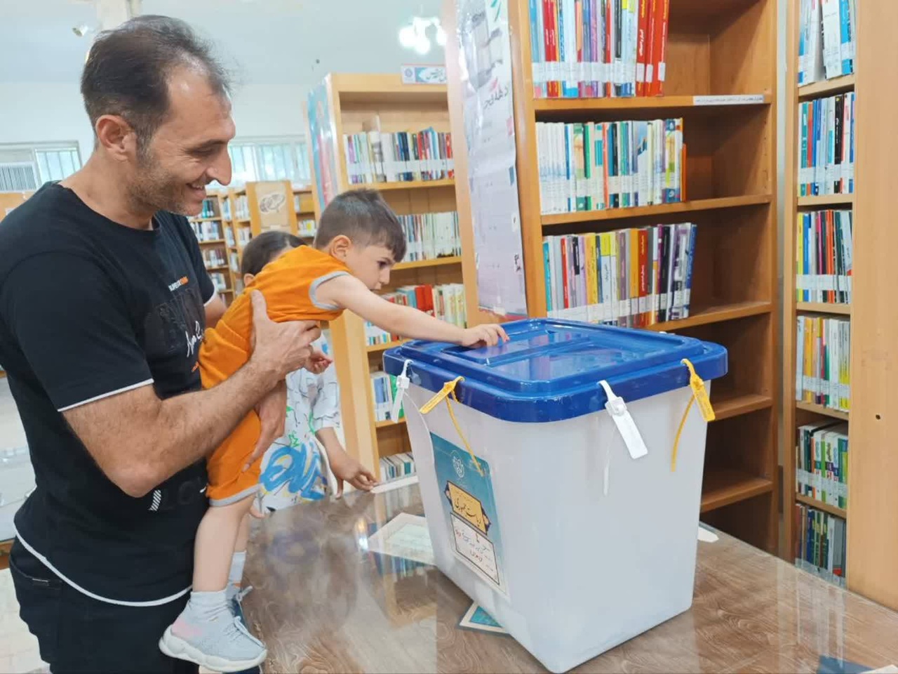 شکوه حضور در کتابخانههای همدان/ ۱۶ کتابخانه میزبان رایگیری مرحله دوم انتخابات ریاست جمهوری