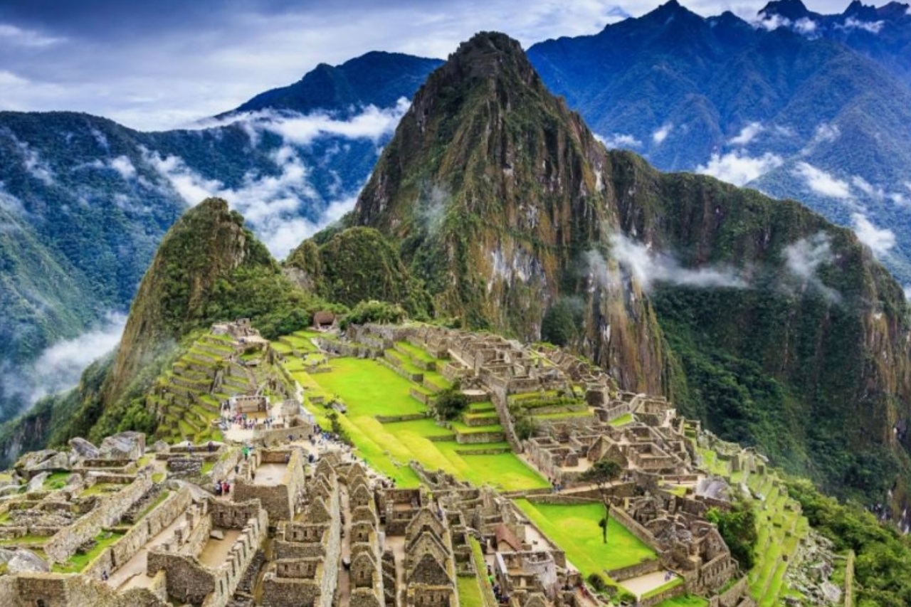 سفر به سرزمین ماریو بارگاس یوسا/ نویسندهای که نخست وزیر شد