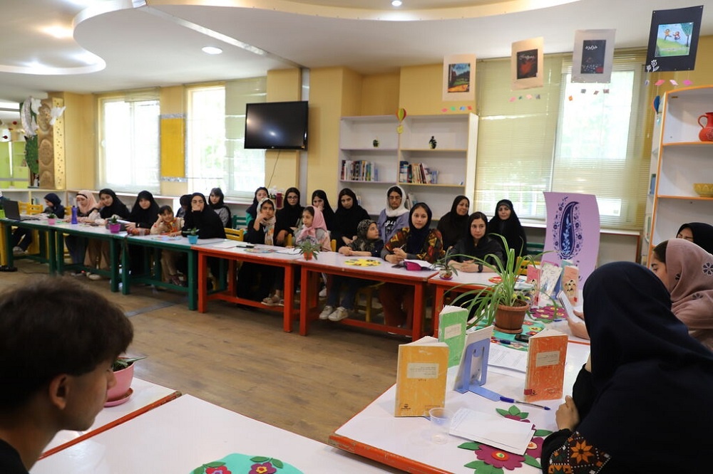 ویژه برنامه «بابای لبخندهای خواندنی» برگزار شد