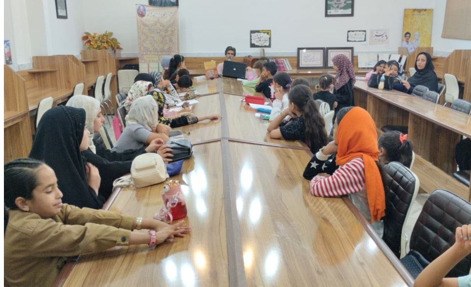 کارگاه شاهنامهخوانی تربتحیدریه/ جمعخوانی کتاب در بیدخت