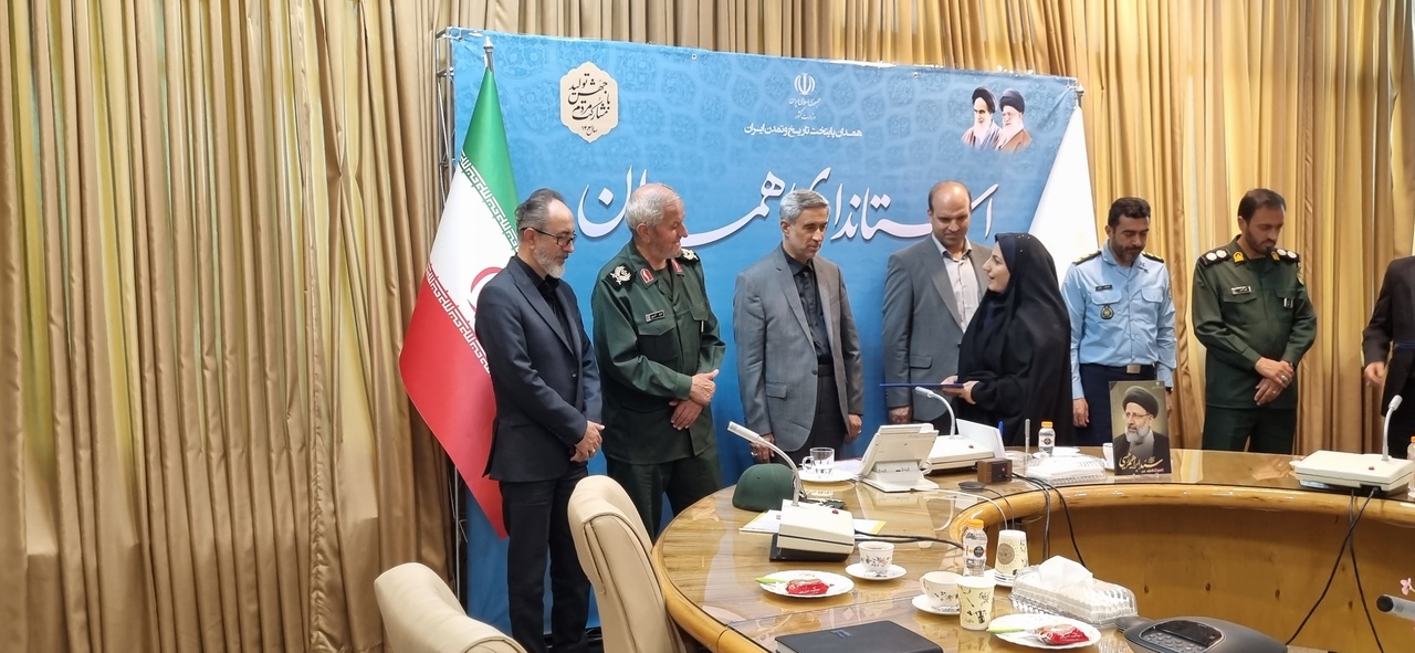 نویسندگان ادبیات پایداری حافظ ارزشهای دفاع مقدس هستند