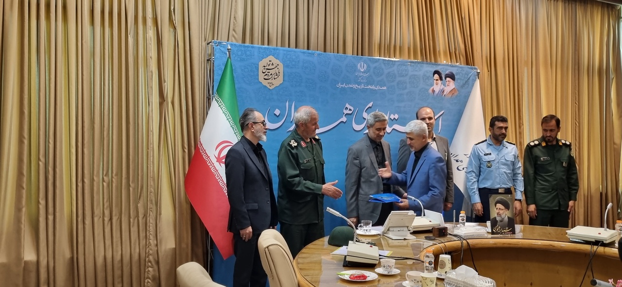 نویسندگان ادبیات پایداری حافظ ارزشهای دفاع مقدس هستند