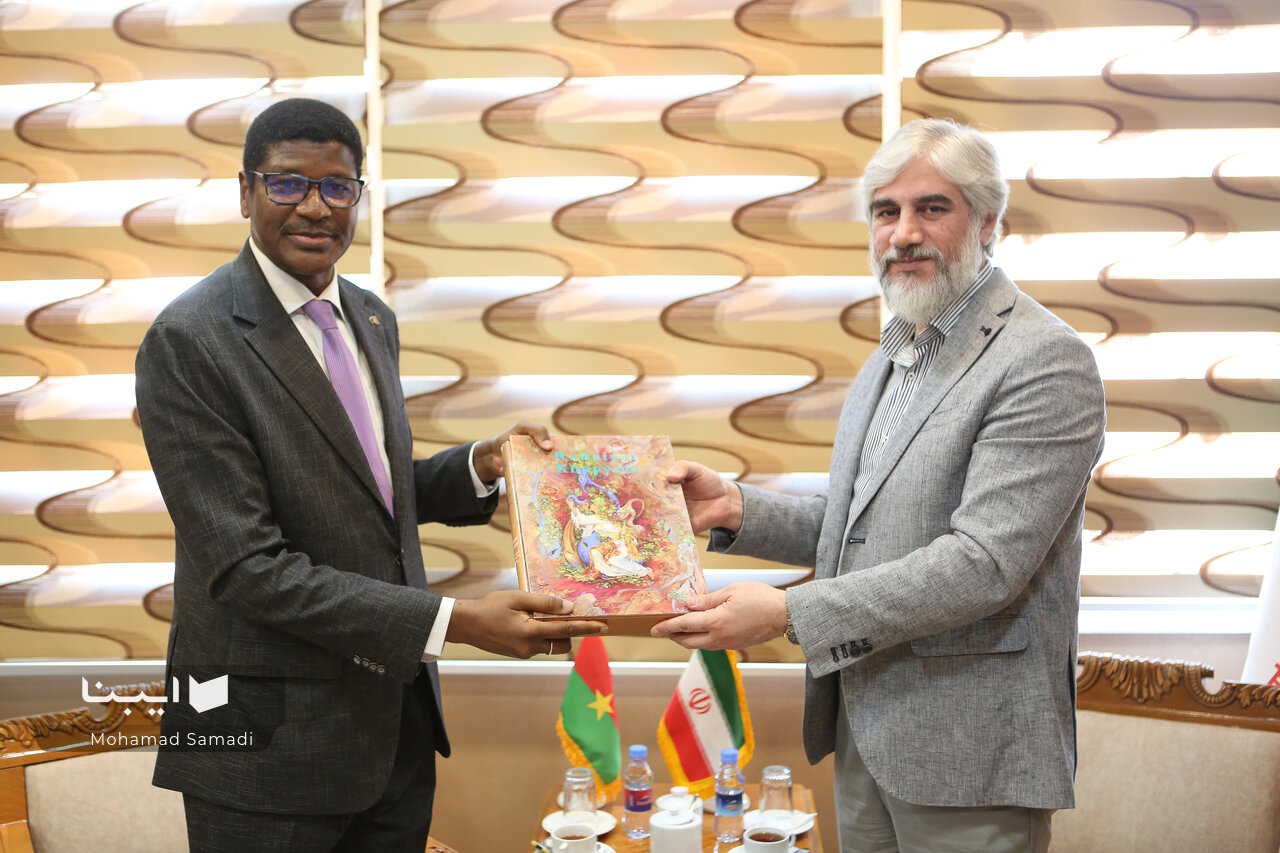 دیدار معاون امور فرهنگی وزیر فرهنگ و سفیر بورکینافاسو