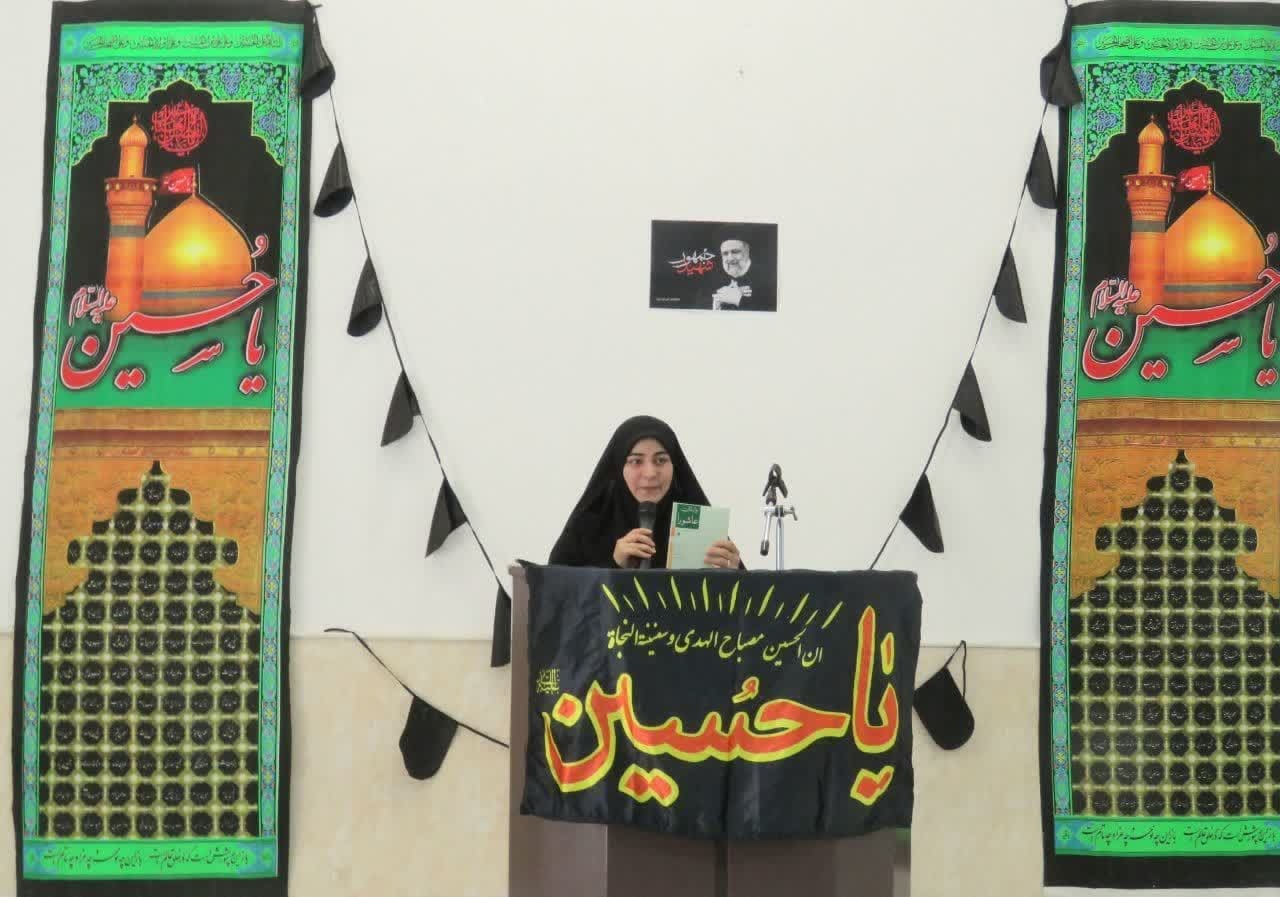 جامعه اسلامی پیرو ولایت و تکلیف مدار است