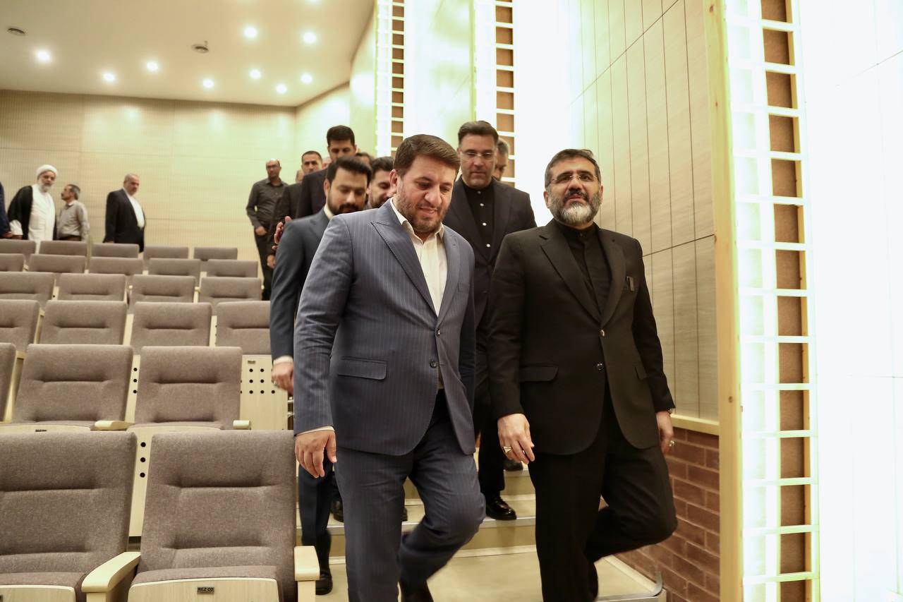 بازدید وزیر فرهنگ از سالن موسیقی تالار مرکزی یزد