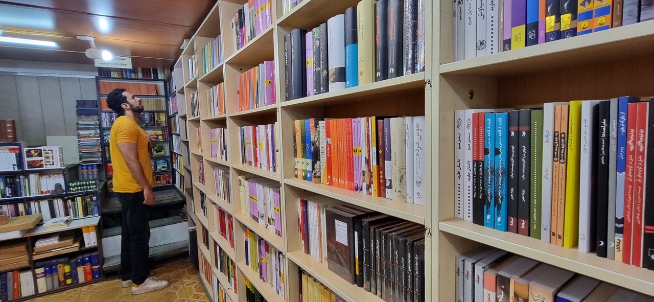 «ایران زمین»؛ فروشگاهی در همسایگی حکیم هزارهها