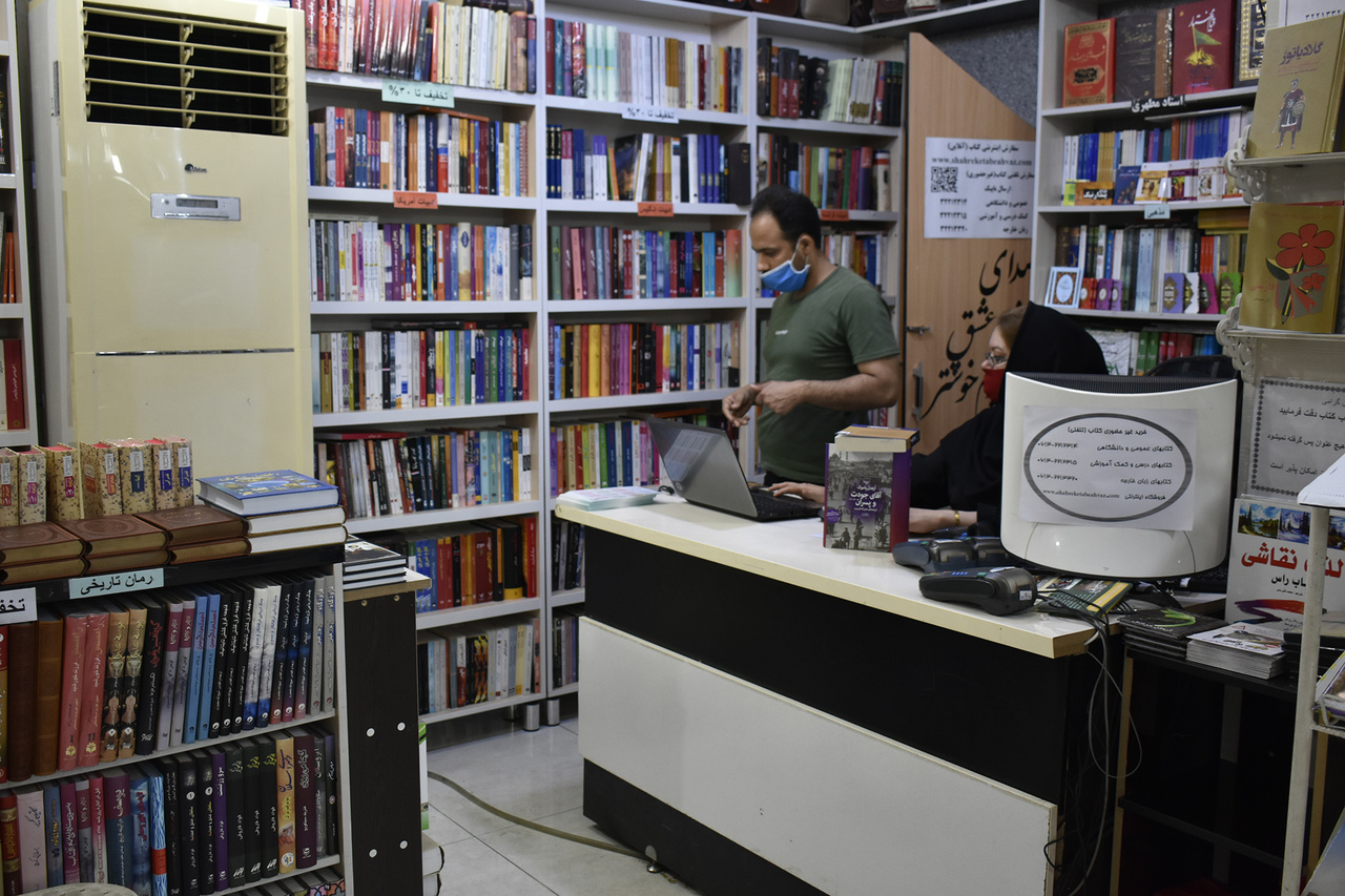 «بازار کتاب» ویترین بزرگی برای یارمهربان/ پاتوقهای کتاب مشعل خواندن را اهواز روشن نگه داشتند