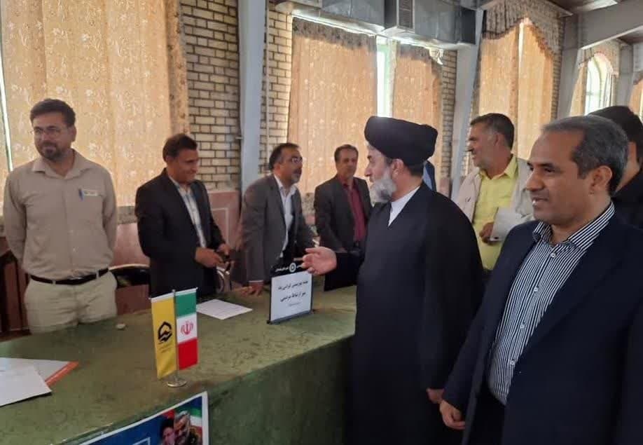 اهدای کتاب در تربتحیدریه/ رتبه نخست جایزه نمایشنامهنویسی به هنرمند تایباد