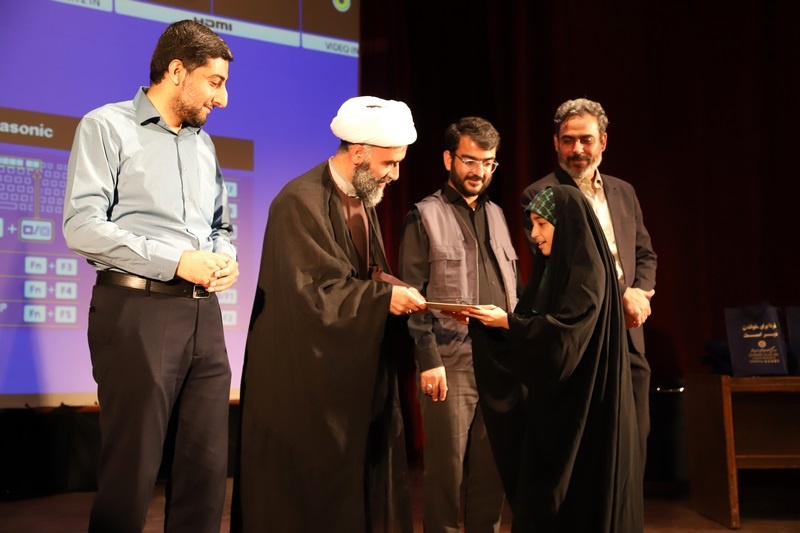 لزوم تالیف کتاب در بوشهر بر دو پایه حفظ «هویت دینی» و «مقاومت» جنوب / کتابخوانی باید هویتآفرین باشد